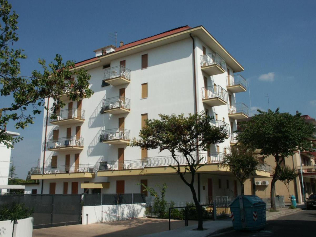 לידו די ג'סולו Condominio Michelangelo-Solo Per Famiglie- Walterigato Apartments מראה חיצוני תמונה